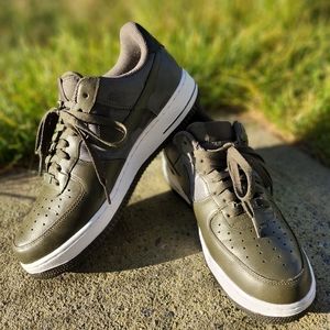 Nike Air Force 1's Sz 9.5 Cargo Khaki/Camo